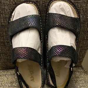 🐾Alegria adjustable sandals